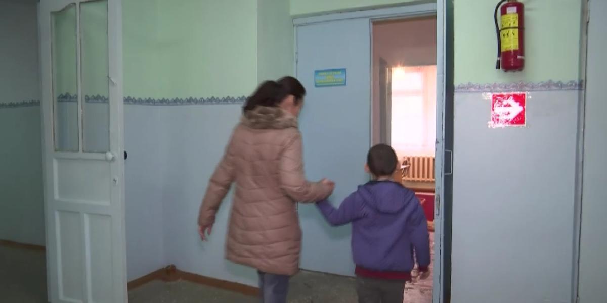 Сотни детей аутистов не могут получить полноценное лечение в Казахстане, - родители