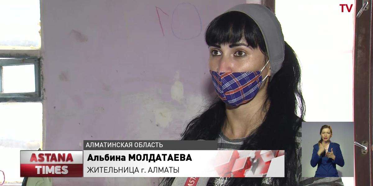 "Дом рухнет": мать-одиночка с тремя детьми с ужасом ждет землетрясения в Алматинской области