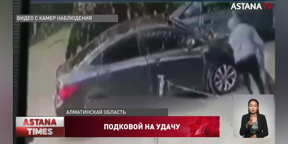 Участники кокпара разгромили автомобили на проезжей части в Алматинской области