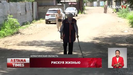 «Перебегаем дорогу на свой риск»: алматинцы возмущены устройством транспортной развязки возле рынка Алтын Орда
