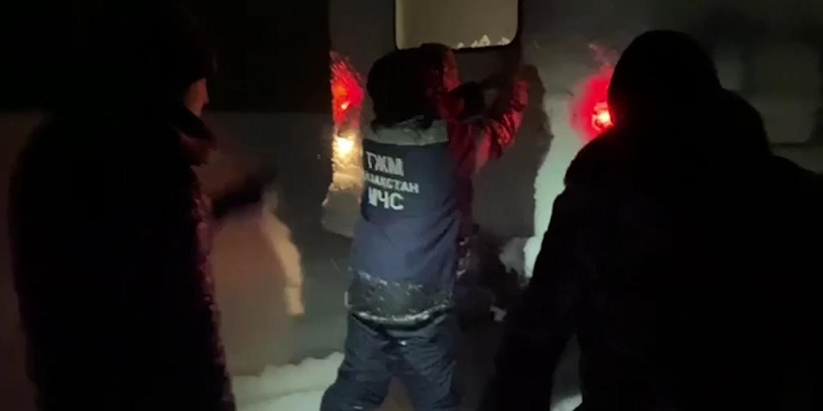12 граждан России эвакуировали из снежной блокады в ВКО