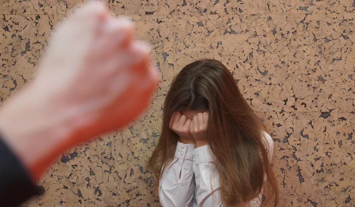 Насилие 13 летней девочки