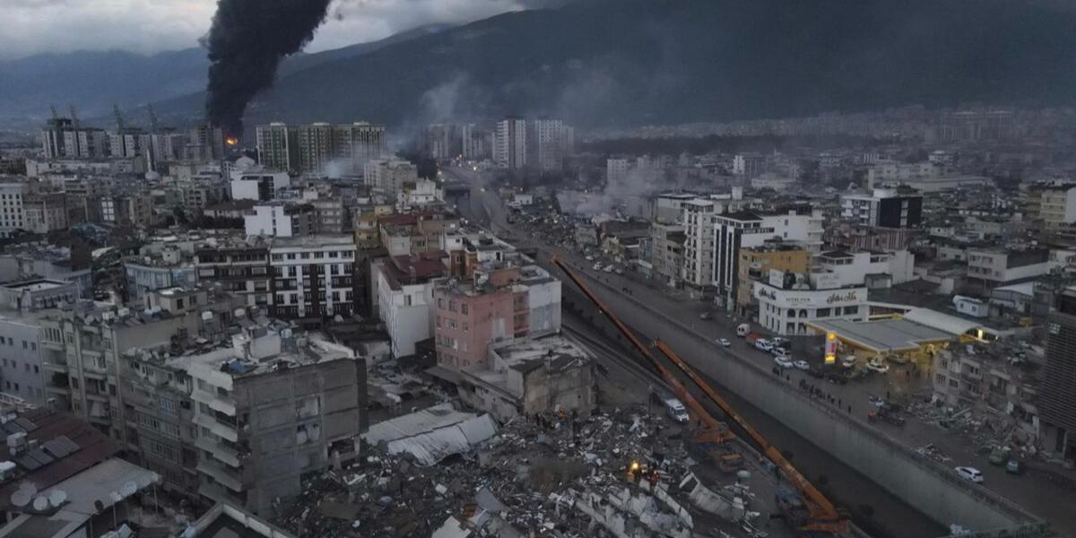 Новые толчки в Турции, СМИ сообщают о разрушениях