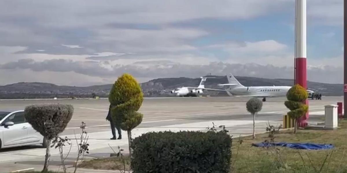 Самолет с казахстанскими спасателями приземлился в пострадавшем от землетрясения Газиантепе
