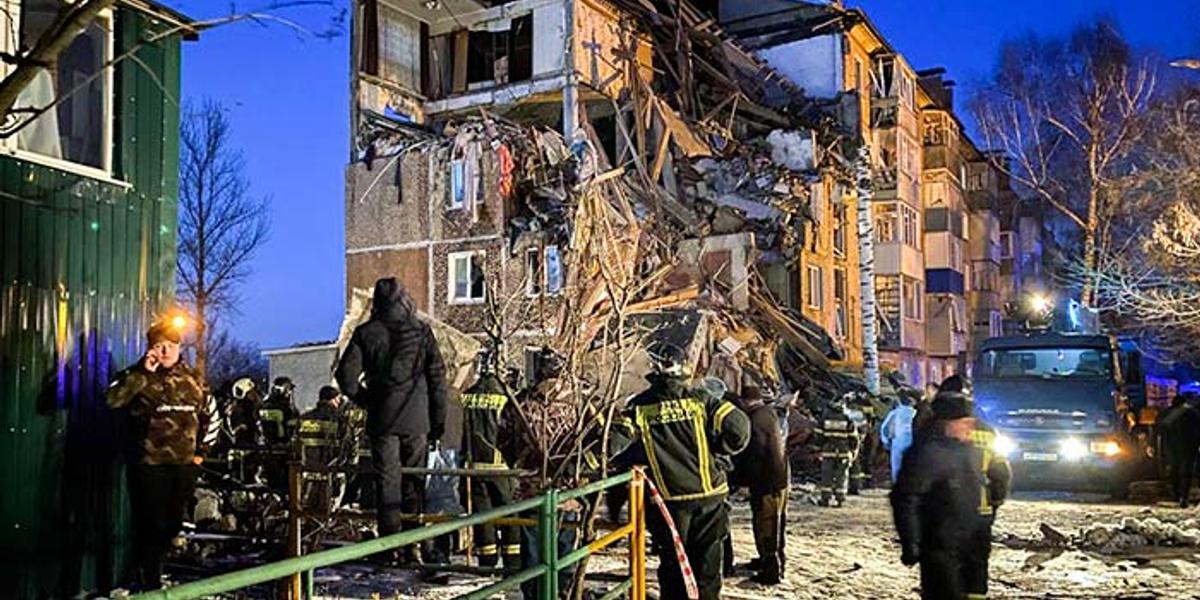 Взрыв газа стал причиной смертельного обрушения дома в России