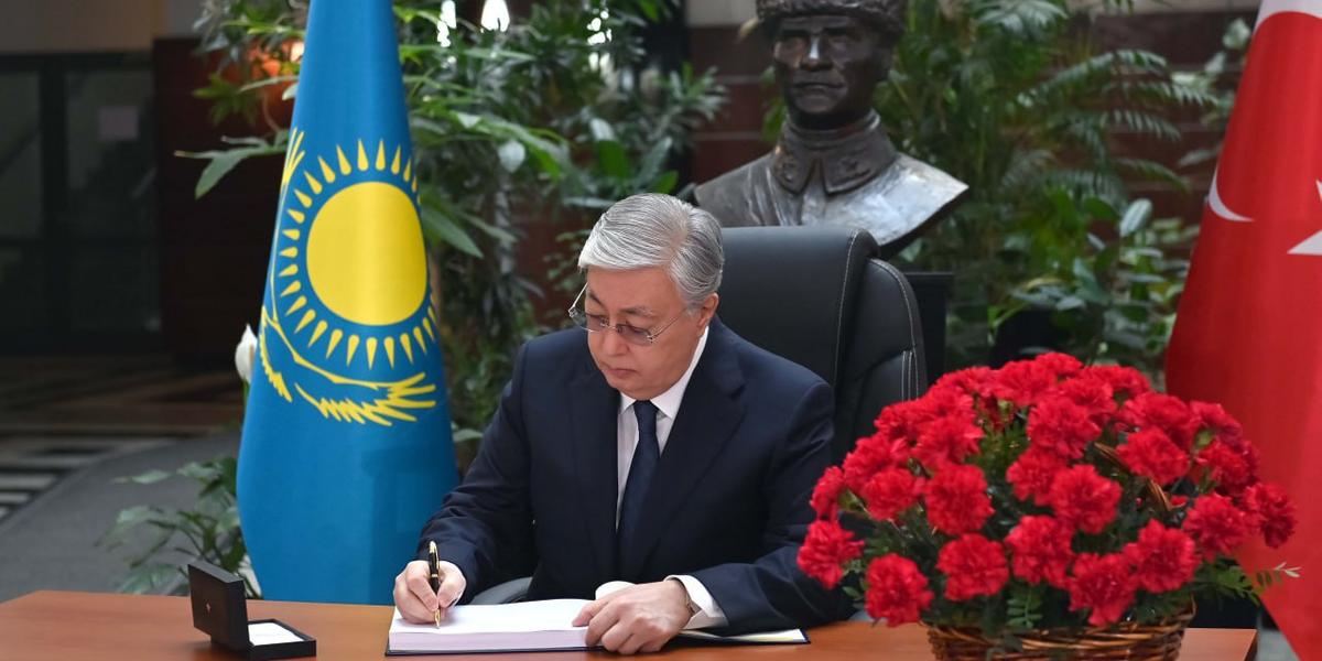 Токаев посетил Посольство Турции в Казахстане
