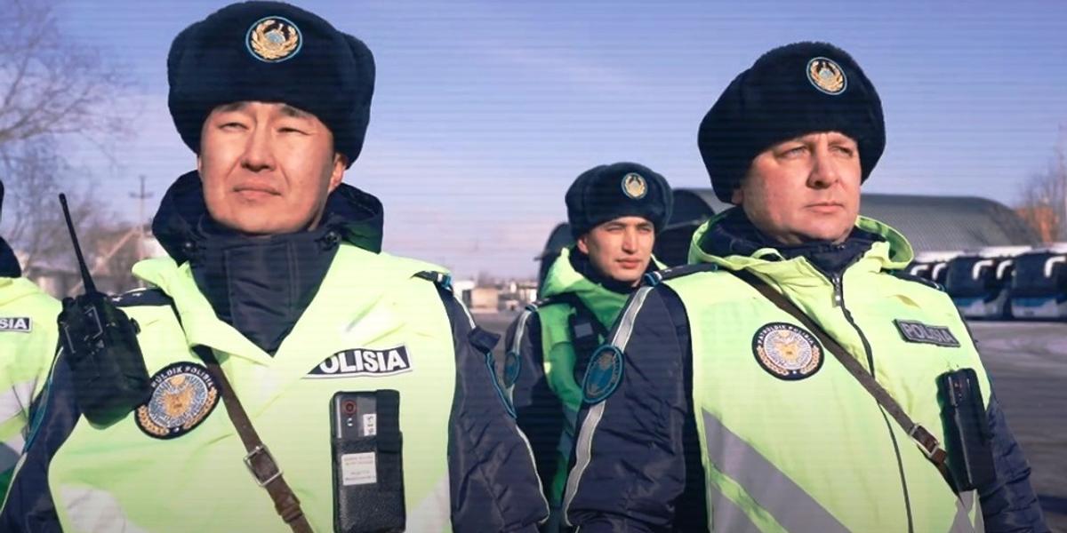 Казахстанские полицейские больше не смогут отключать свои жетоны