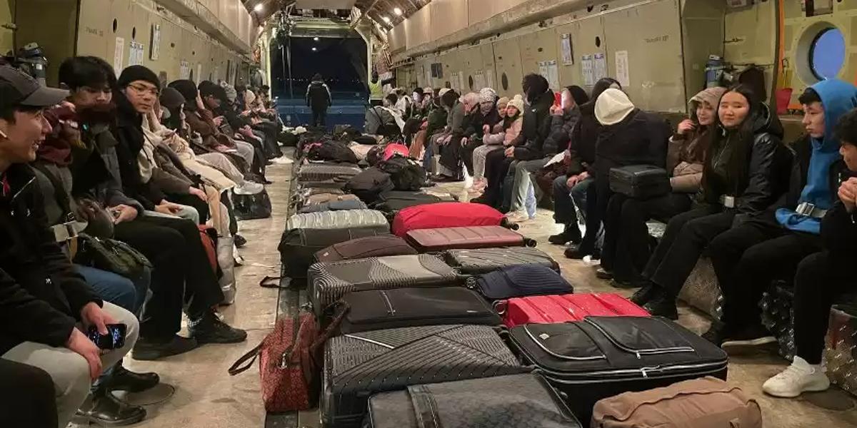 Арнайы бортпен Түркиядан Қазақстанға 64 адам эвакуацияланды