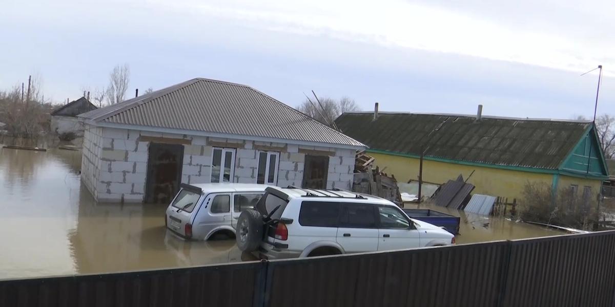 "Такого не было 30 лет": крупное село затопило в Актюбинской области