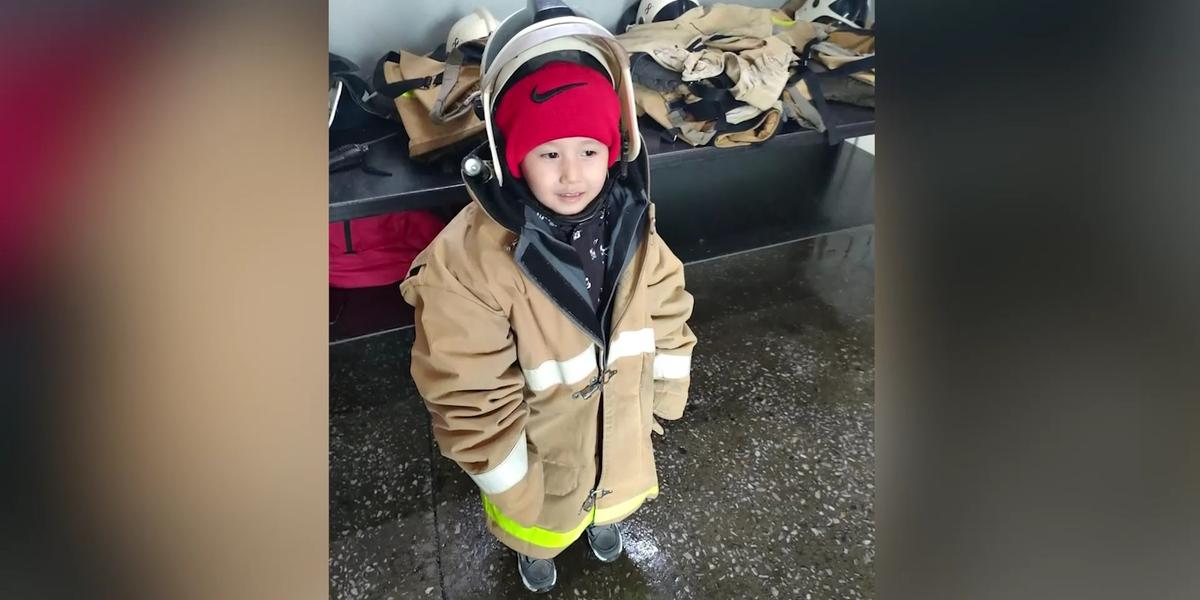 Пожарные исполнили мечту пятилетнего устькаменогорца