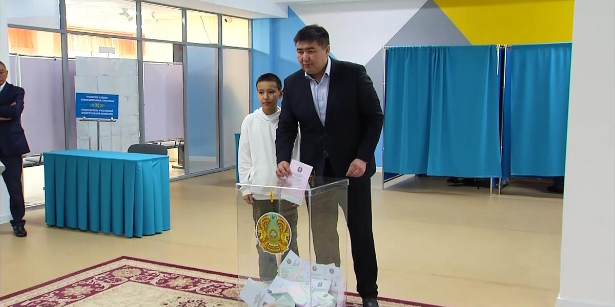 Елнур Бейсенбаев принял участие в голосовании на выборах