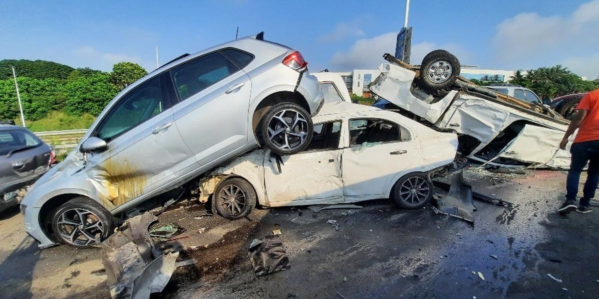 Аварию на полсотни авто устроил водитель грузовика в ЮАР
