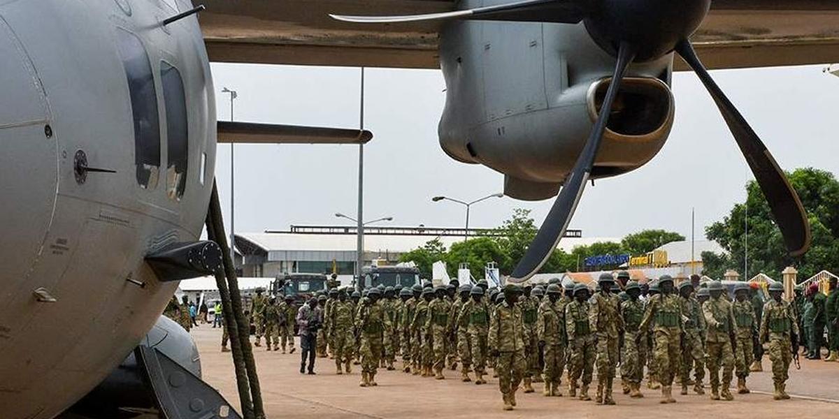 Спецназ Судана заявил о готовности открыть аэропорты для эвакуации иностранцев