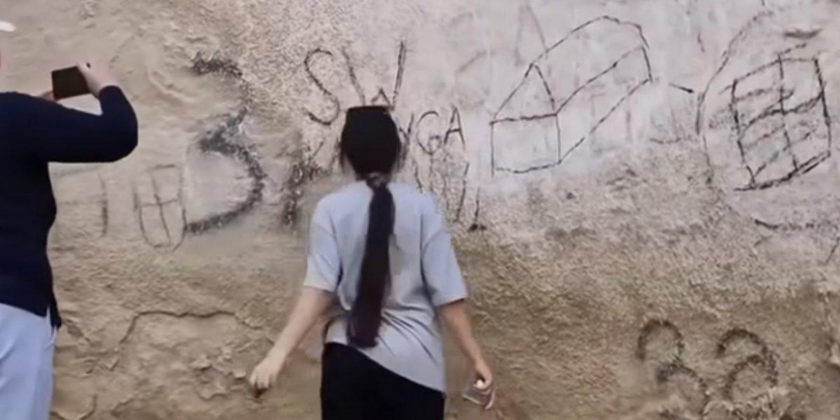 Вандалы попали на видео в «ажурном» каньоне Ыбыкты сай в Мангистау