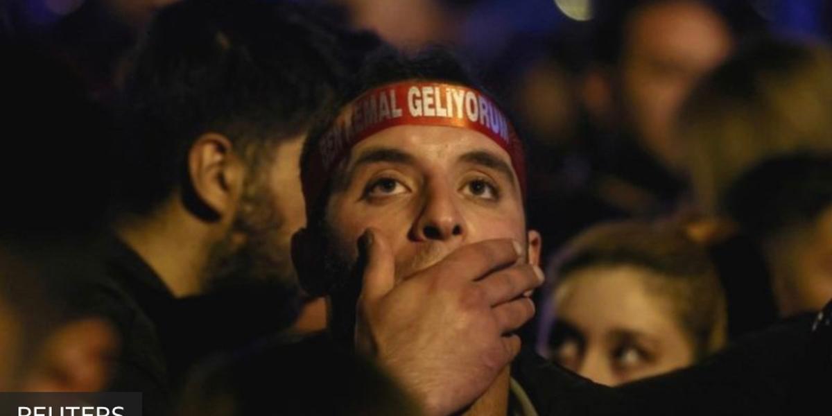 Выборы в Турции: Эрдоган лидирует по подсчету голосов, но не набирает 50% для победы в первом туре