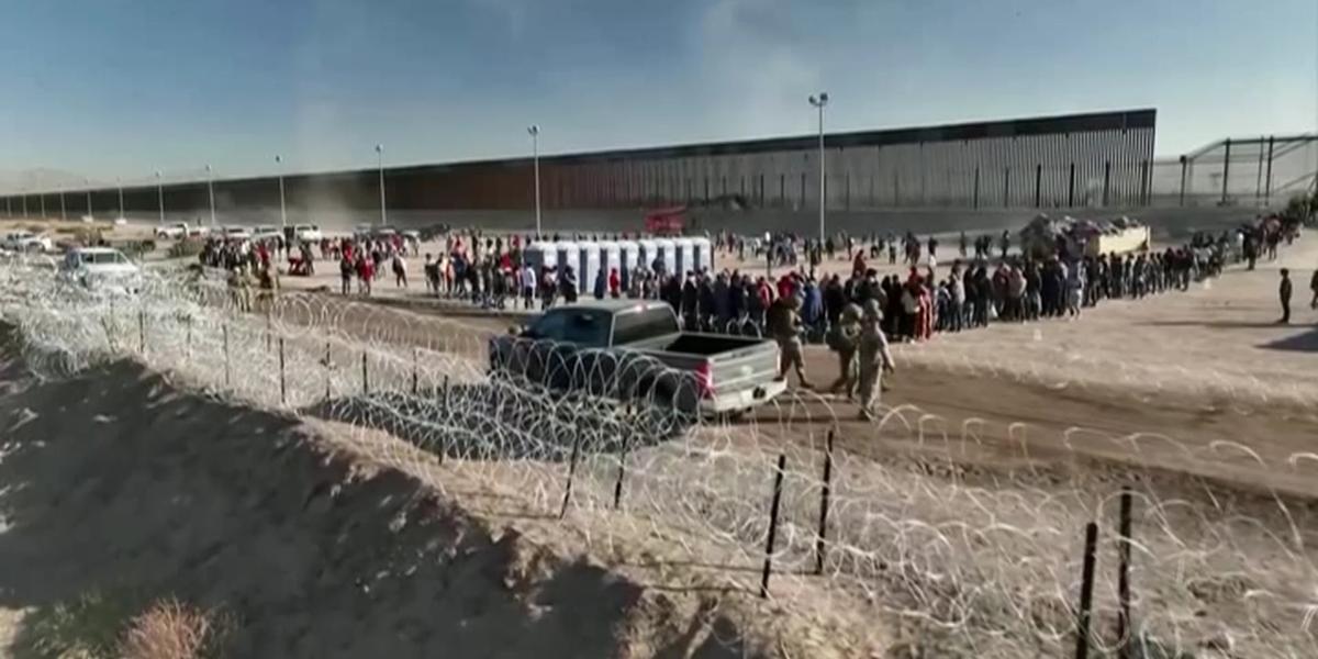 США готовится принять тысячи мигрантов, столпившихся на южной границе