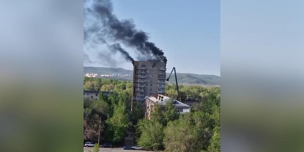 Двоих детей госпитализировали после пожара в высотке Усть-Каменогорске