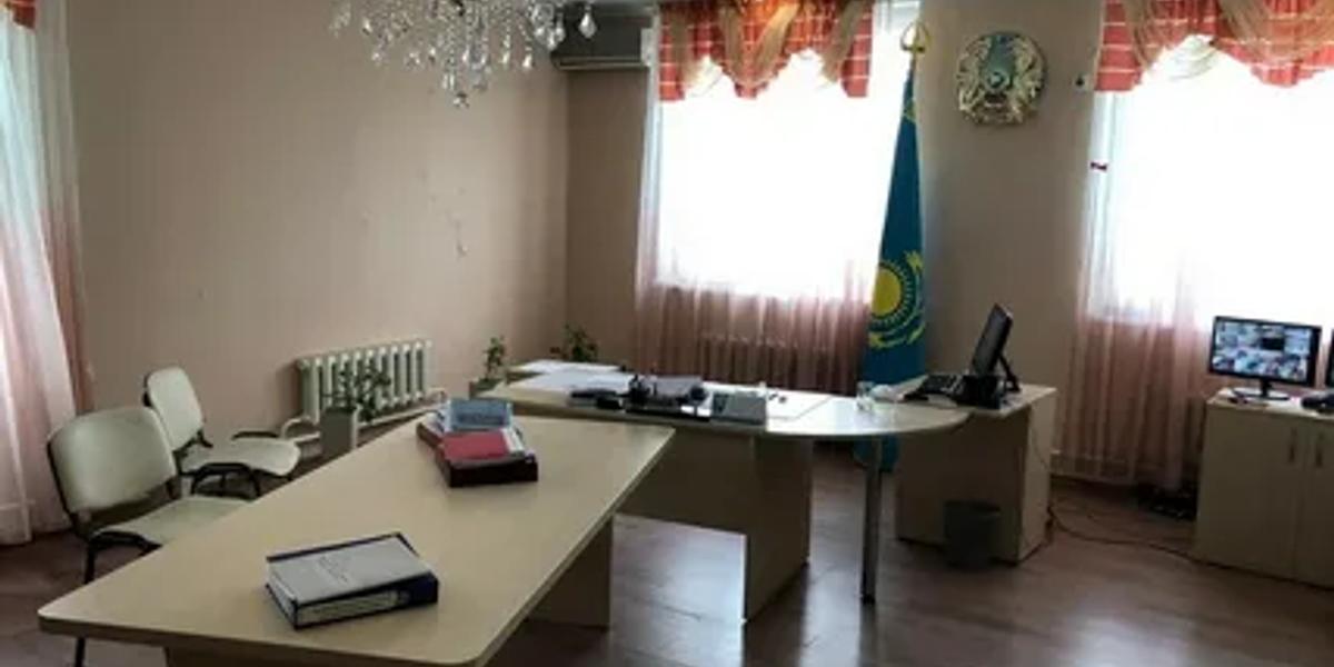 Астанада жыл бойы оқушыларға сабақ өтпеген №49 мектептің директоры жұмыстан кетті