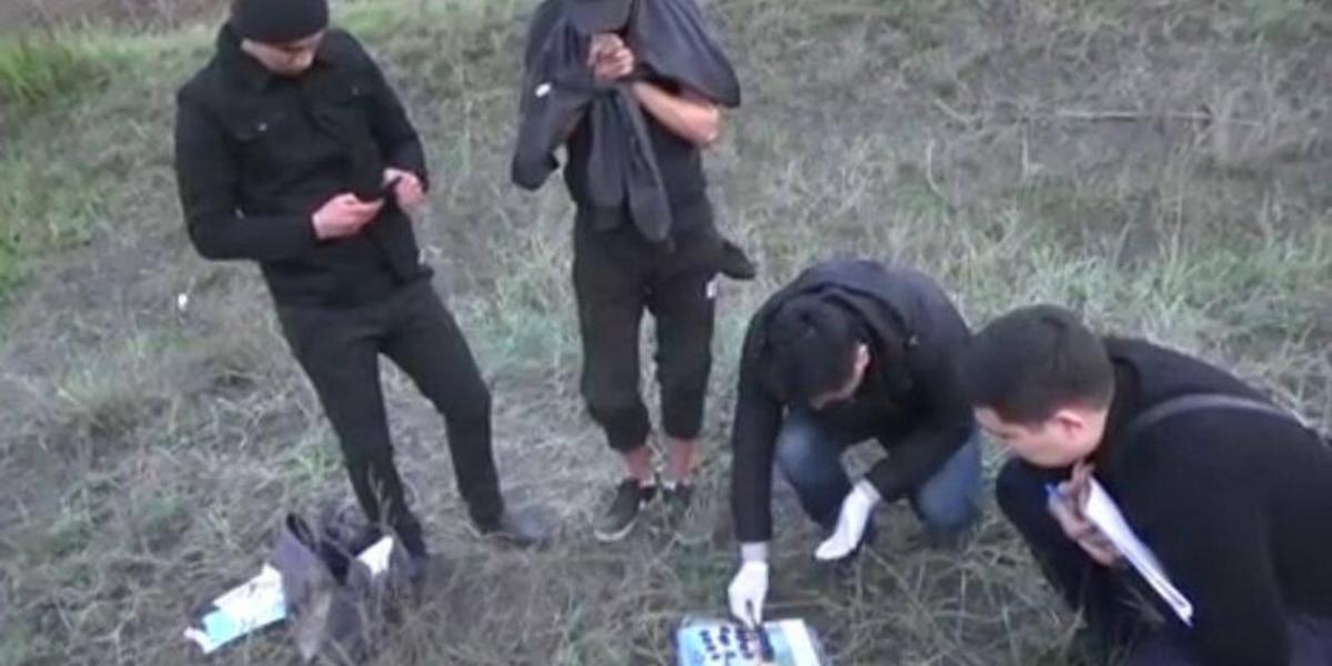 Қарағанды полицейлері есірткі қойып кетіп жүрген Ресей азаматын қолға түсірді