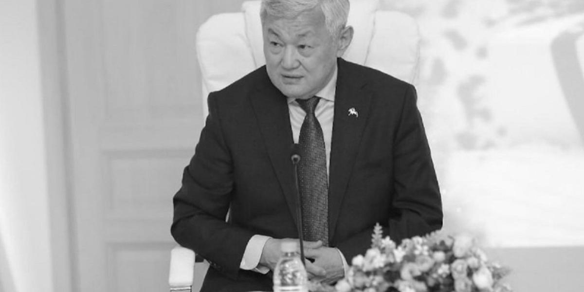 Президент выразил соболезнования родным Бердибека Сапарбаева