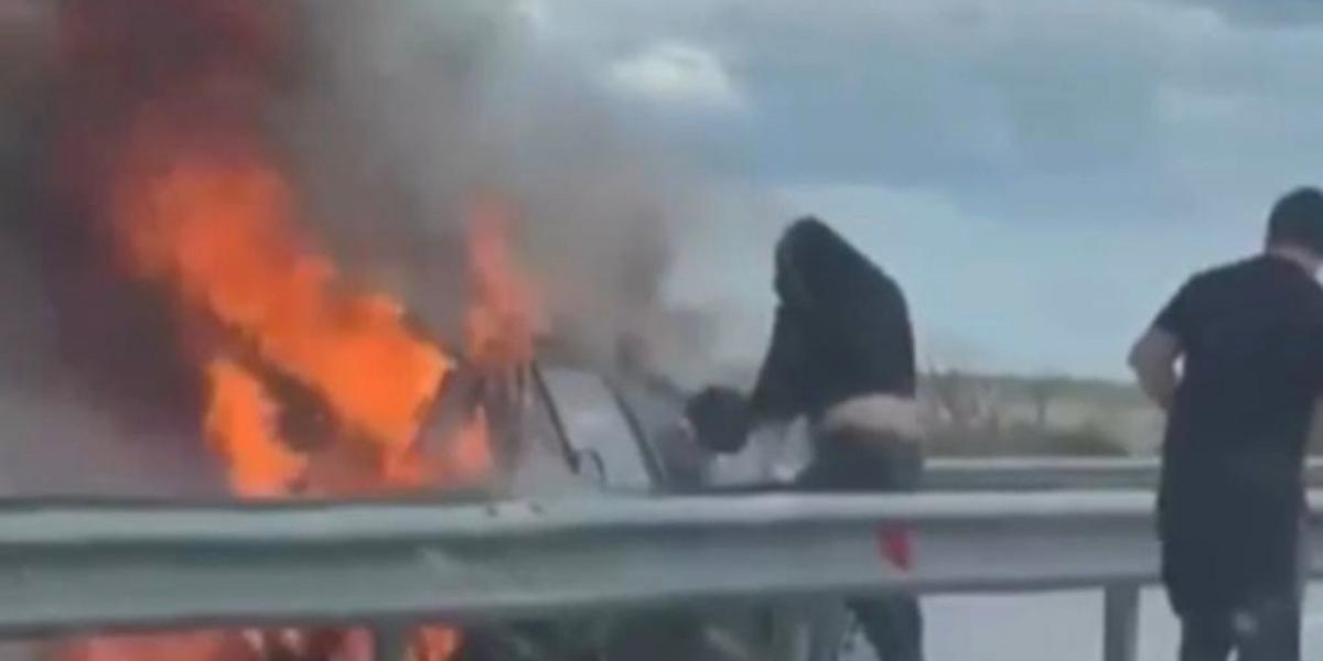 Авто загорелось на трассе «Астана-Щучинск»: водитель в реанимации