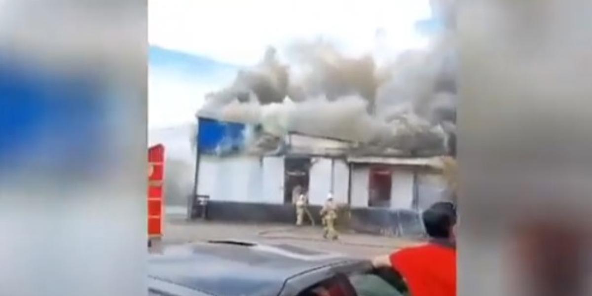 Пожар произошел в автоЦОНе Усть-Каменогорска