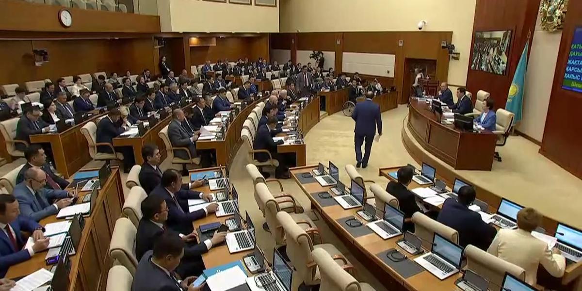 Е. Кошанов созвал совместное заседание палат Парламента