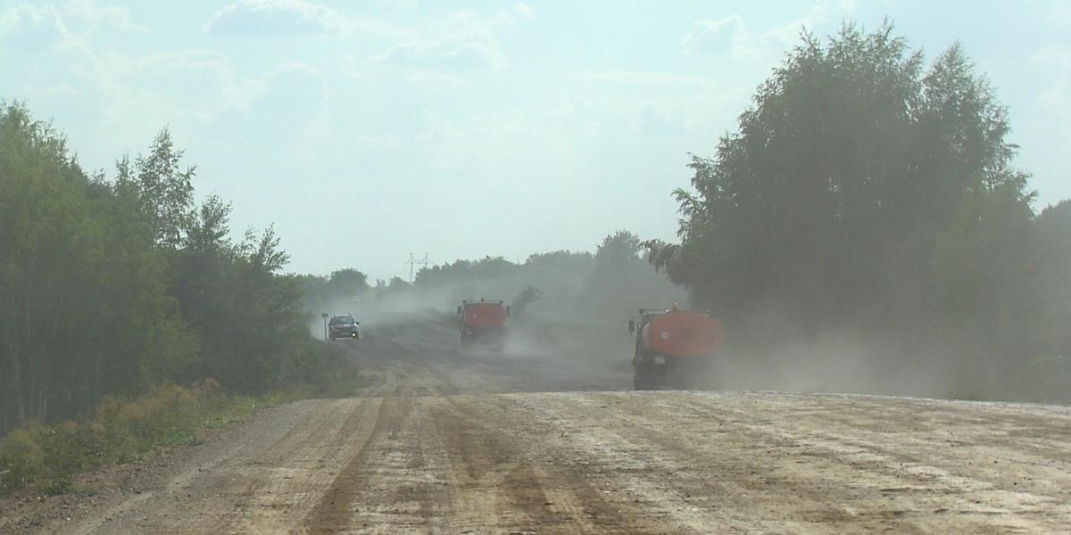 На пыль и бездорожье жалуются жители села близ Астаны