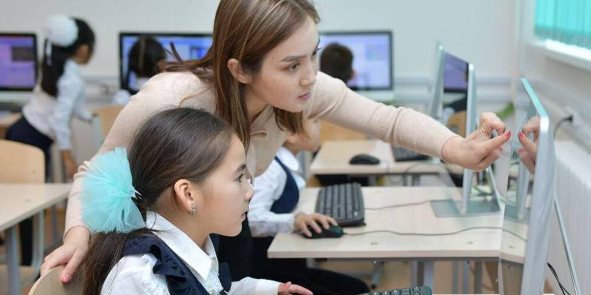 По 3,5 миллиона тенге получат лучшие учителя Казахстана