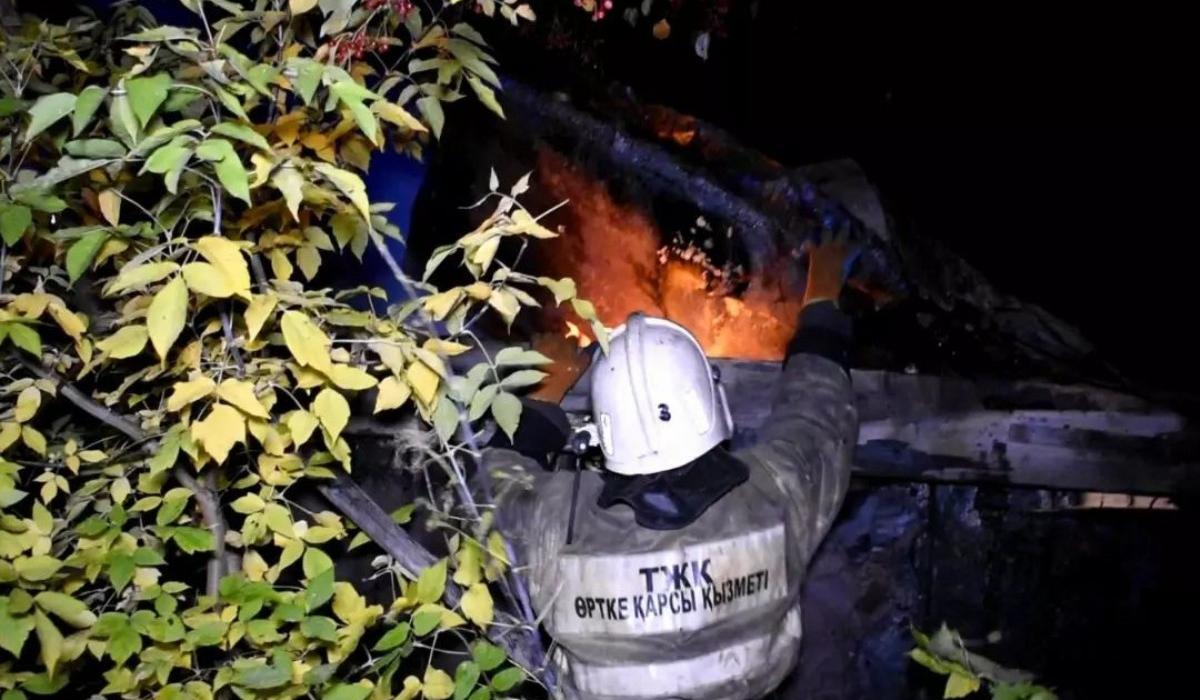 Страшный пожар в СКО: погибли женщина и двое детей