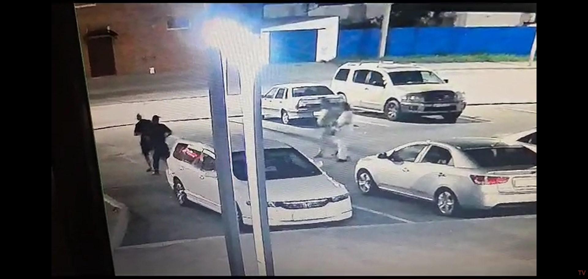 Девушка и парень с надписью. Храните верность иначе какой смысл быть вместе. Верьте в своего мужчину. Просто любовь. Настоящий мужчина рядом.