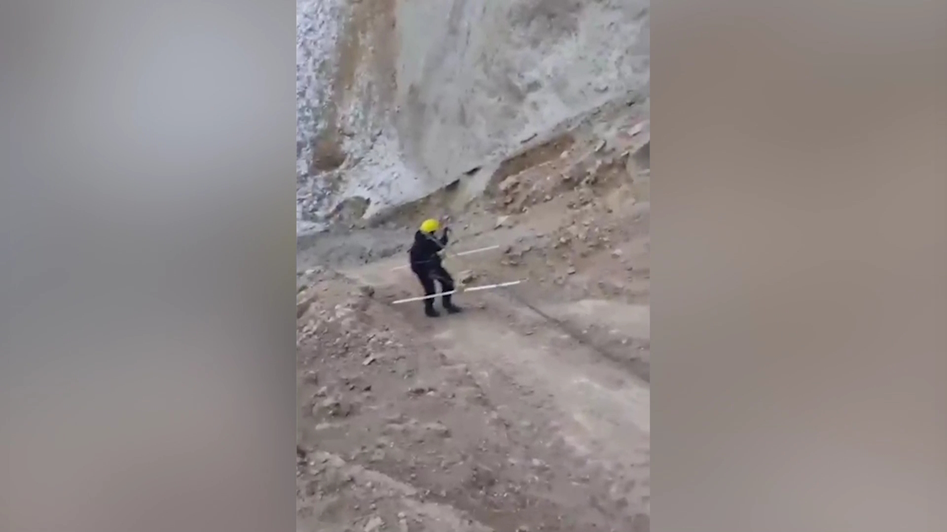 Bus search. Автобус peacemaker ii. Tempo марка автобуса. Bus search. Автобус 13д внутри.