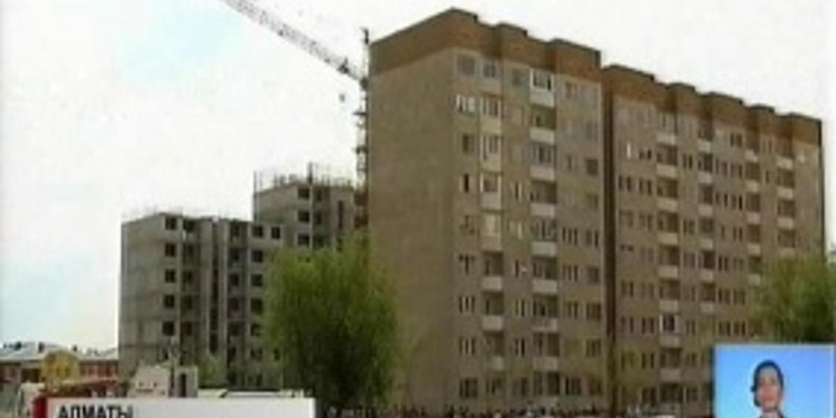 Жителей накренившегося дома в Алматы переселят в новый  