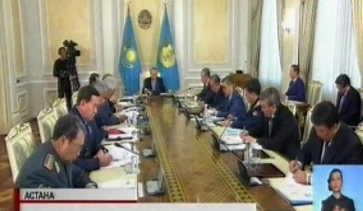 Н. Назарбаев провел совет безопасности РК 