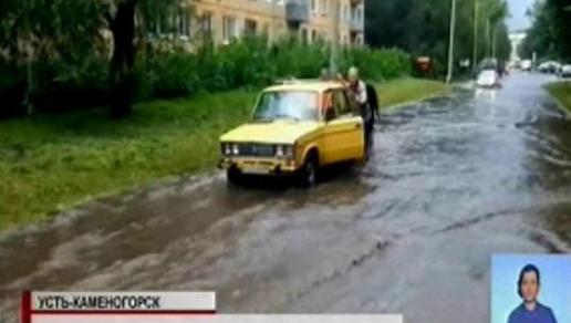 Усть-Каменогорск вот уже вторые сутки восстанавливается после стихии 