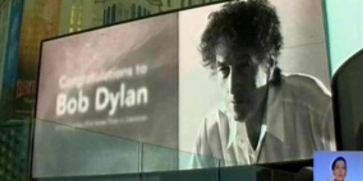 Нобелевскую премию по литературе получил певец Боб Дилан