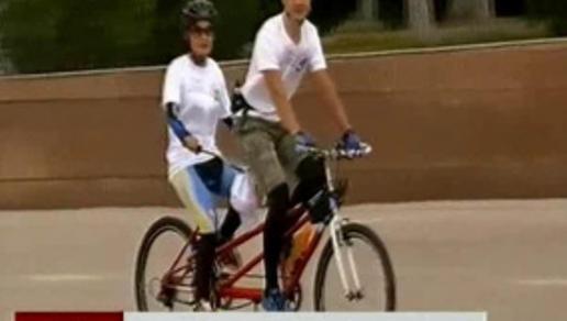 Алматылық бір топ зағип жан велосипедпен Қырғызстанға аттанды