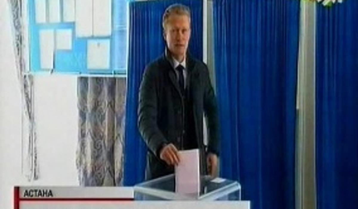 Александр Винокуров приехал на выборы  из Европы